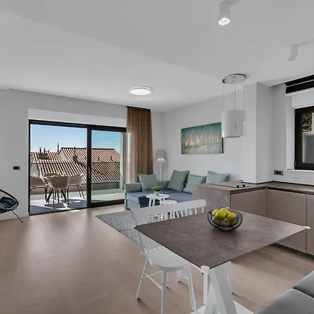 Jelena - Exklusiv * Makarska